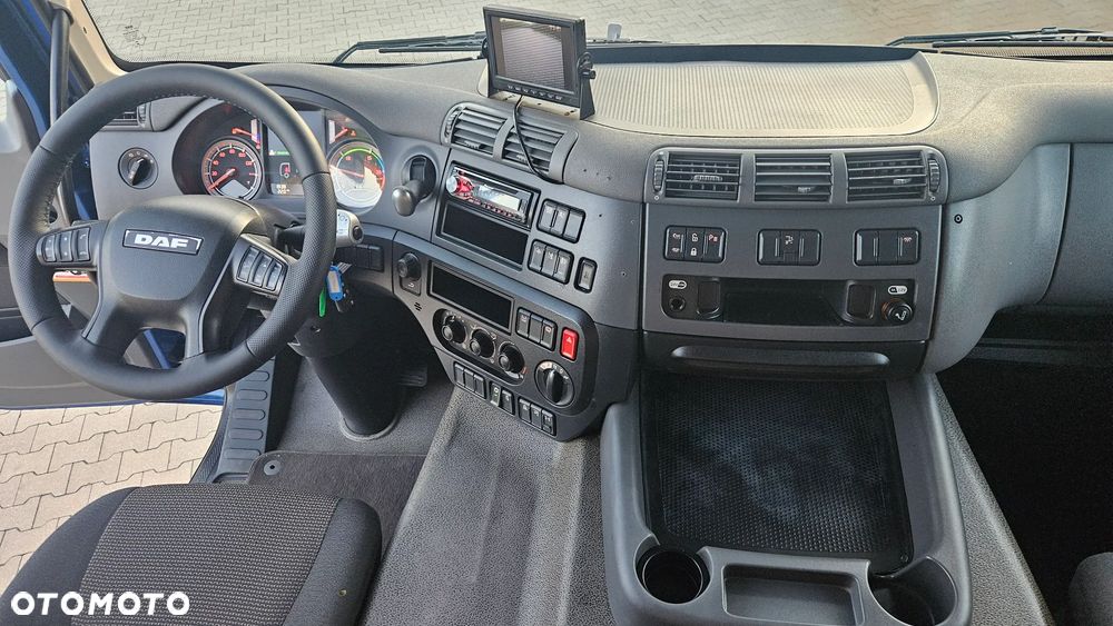 DAF CF 370 / Space Cab / Winda / 8,5 M - 10