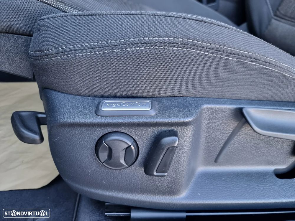 VW Passat Variant 2.0 TDI Confortline - 9