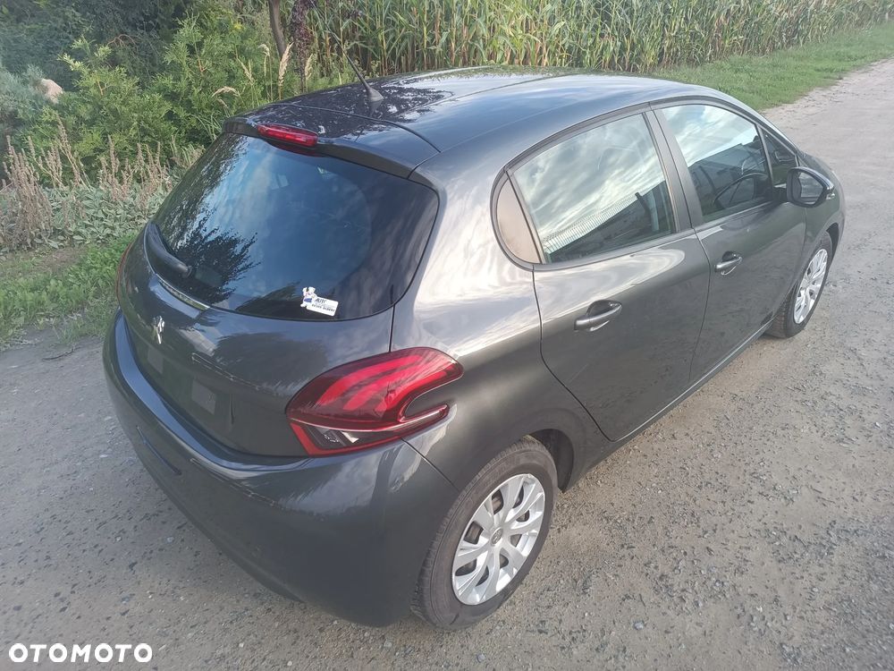 Peugeot 208 - 28