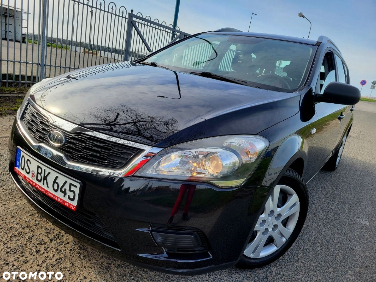 Kia Ceed - 11