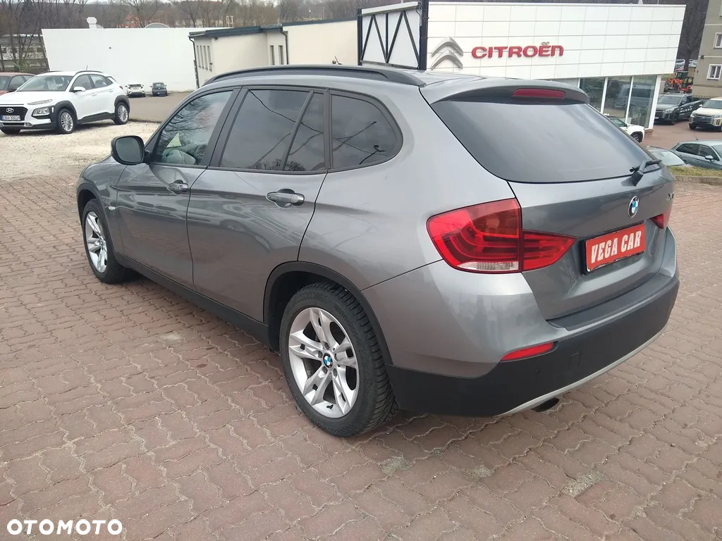 BMW X1 sDrive18i - 18