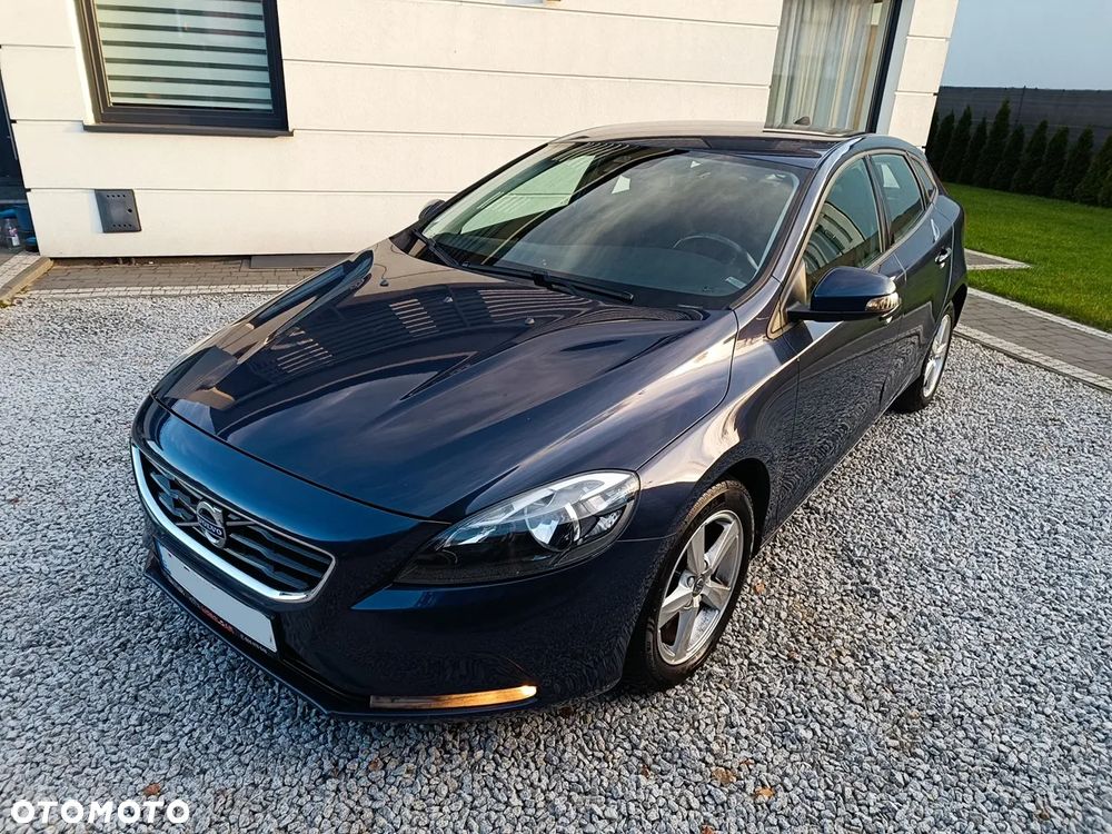 Volvo V40 D2 Momentum - 1