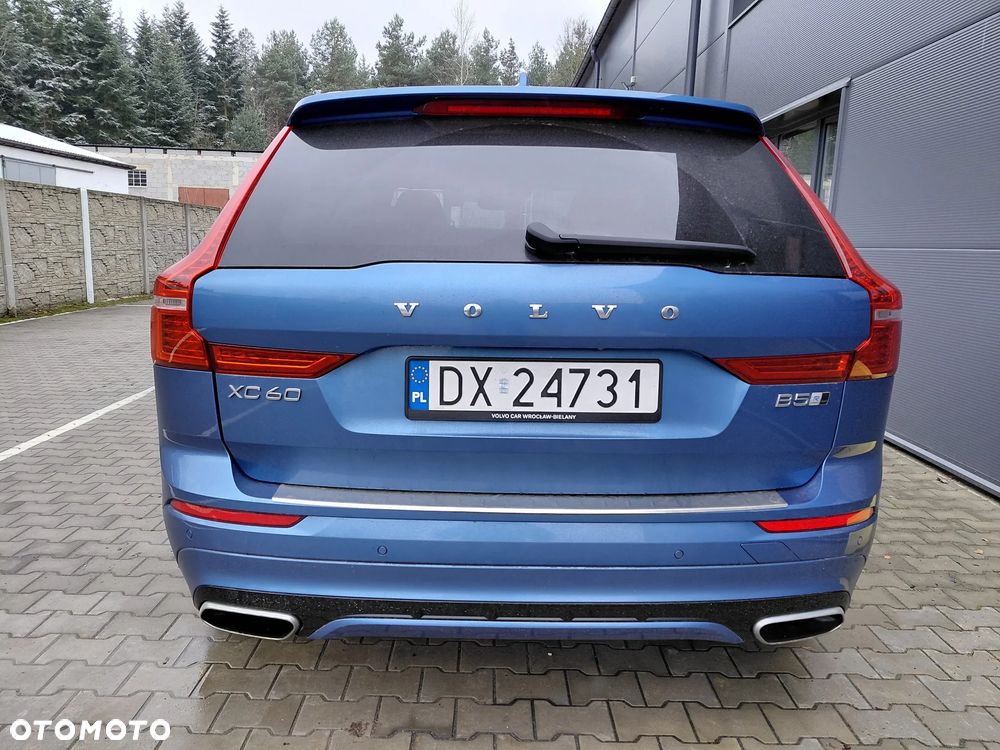 Volvo XC 60 B5 D AWD R-Design - 27