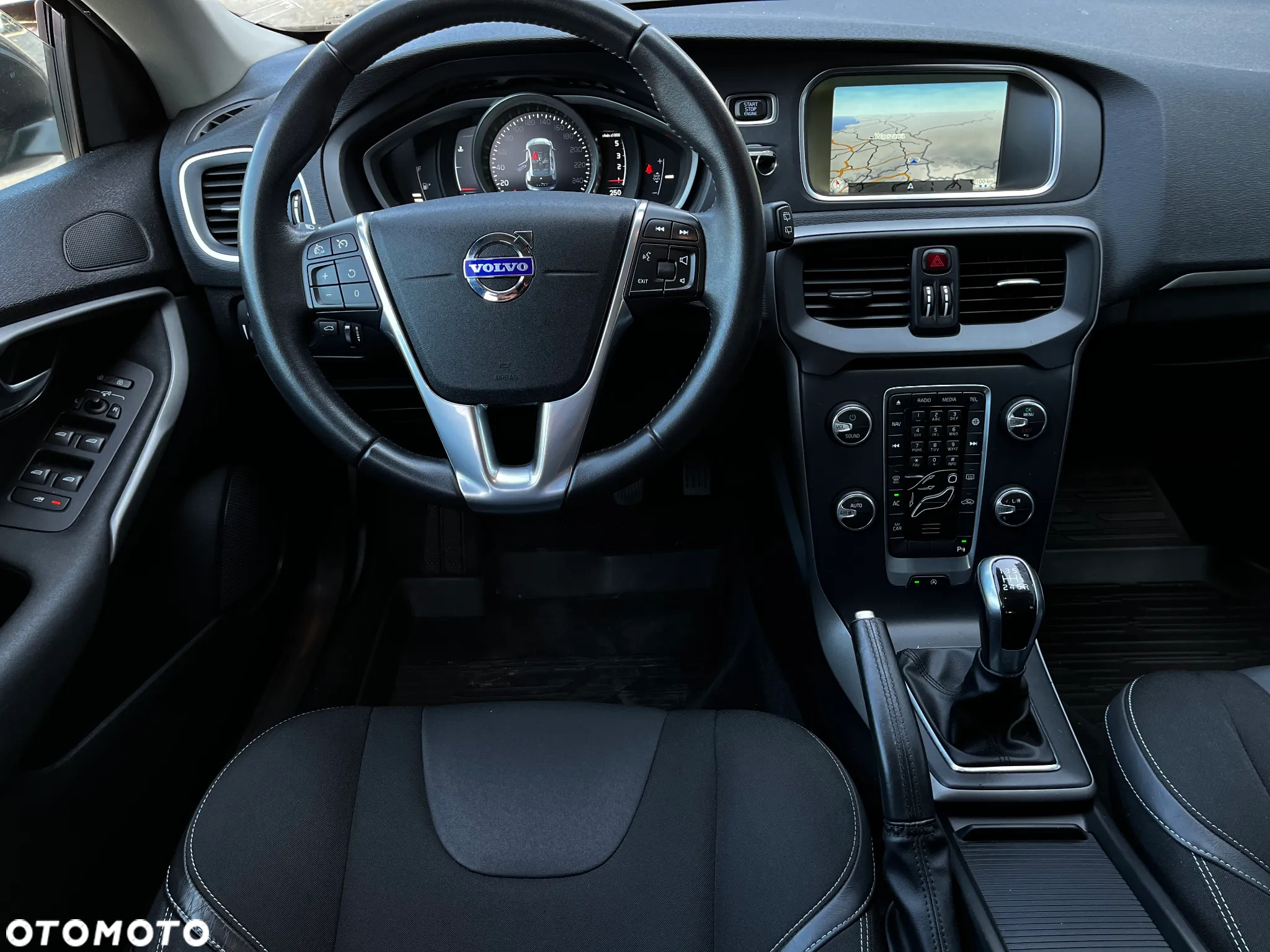 Volvo V40 D2 Drive-E Momentum - 10