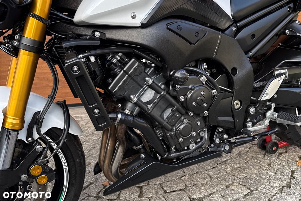 Yamaha FZ8 - 24