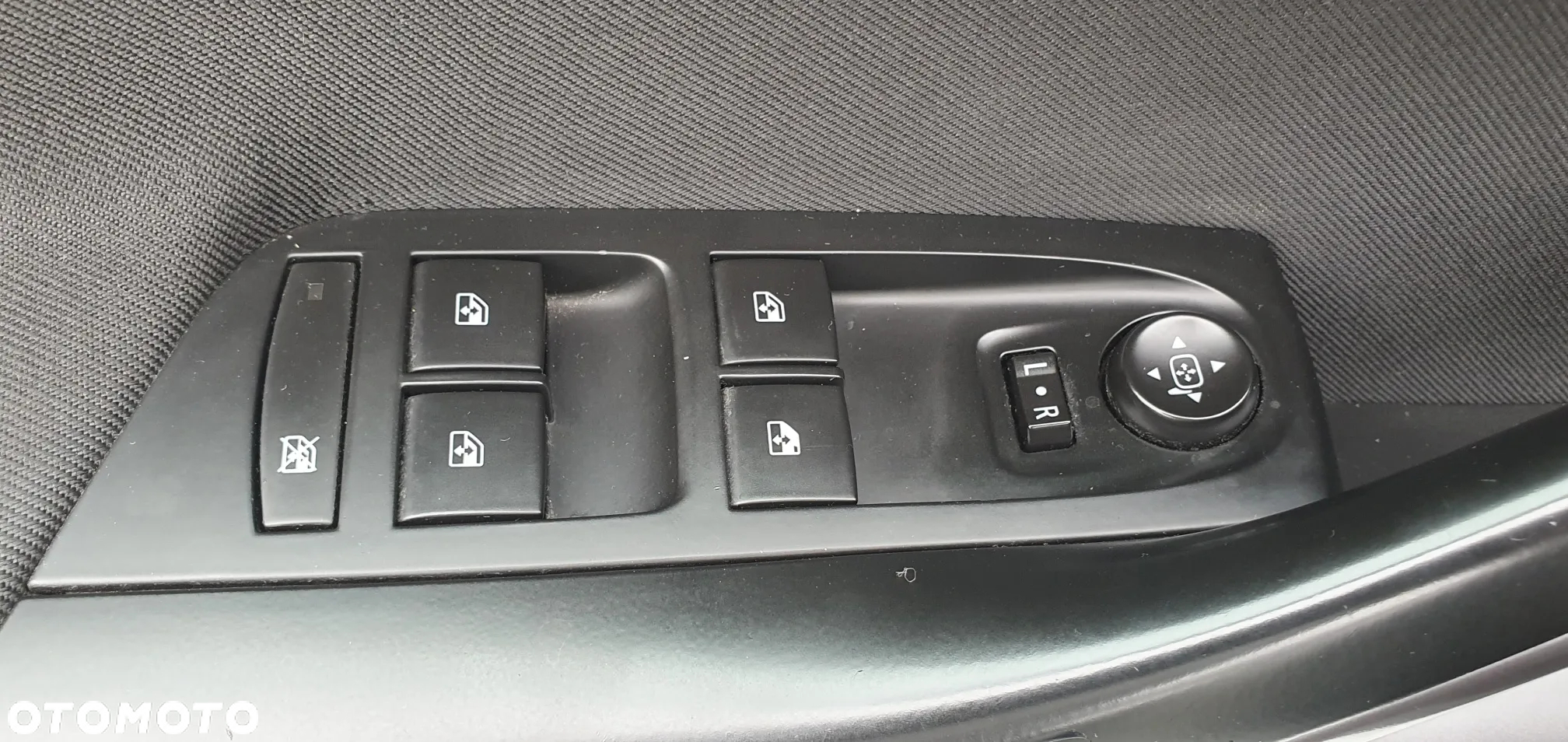 Opel Astra IV 1.6 CDTI Essentia - 23