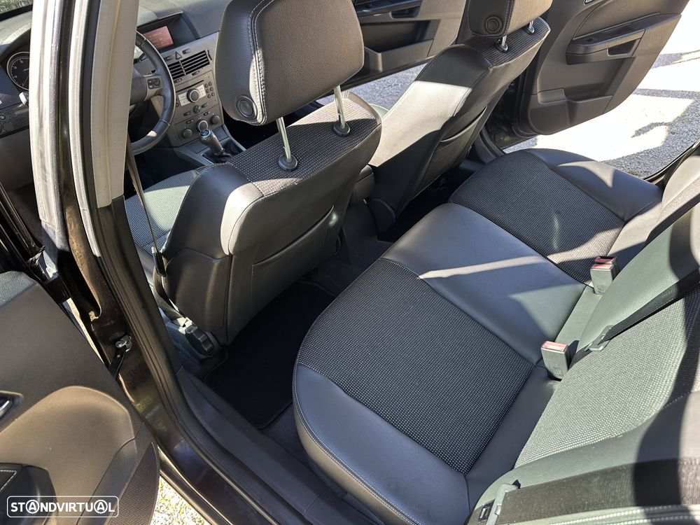 Opel Astra Caravan 1.9 CDTI Cosmo - 4