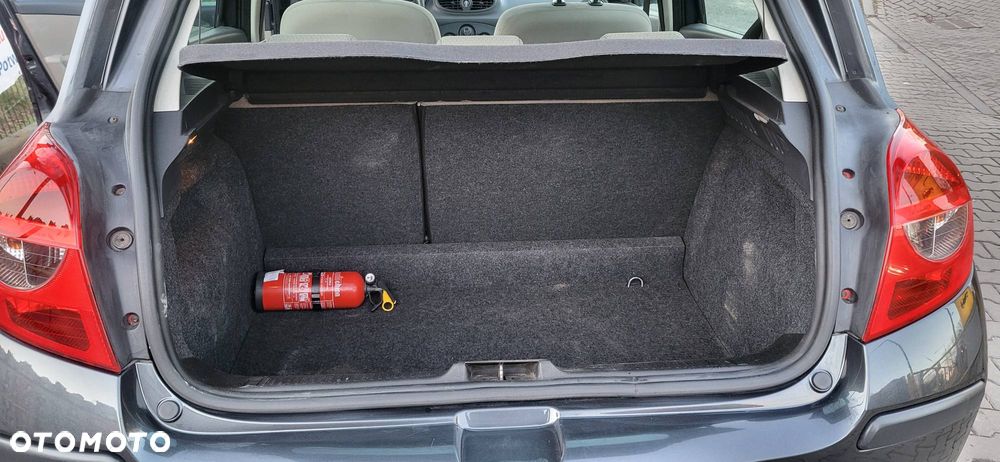 Renault Clio 1.2 16V All Inclusive - 11