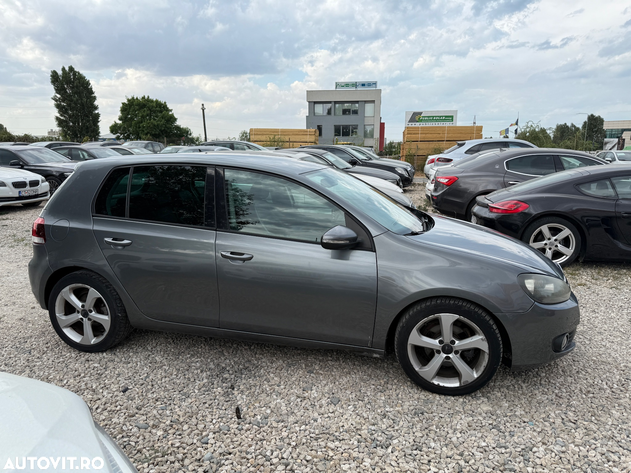 Volkswagen Golf 2.0 TDI DPF Highline - 22