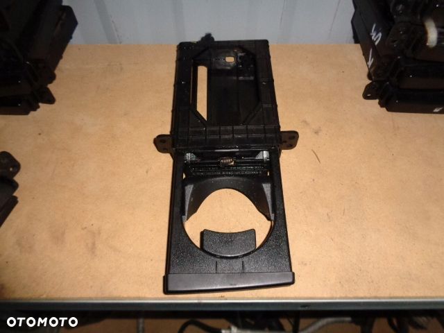 UCHWYT NA KUBEK TOYOTA AVENSIS T25 03-09 EU - 2