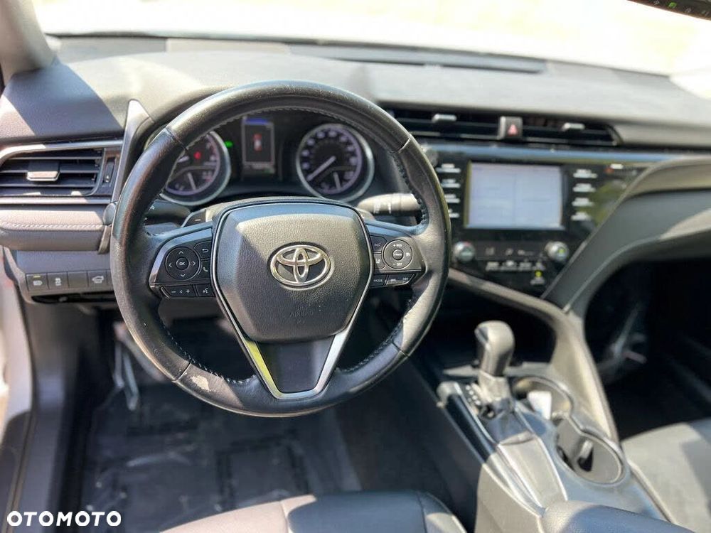 Toyota Camry 2.5 LE - 13