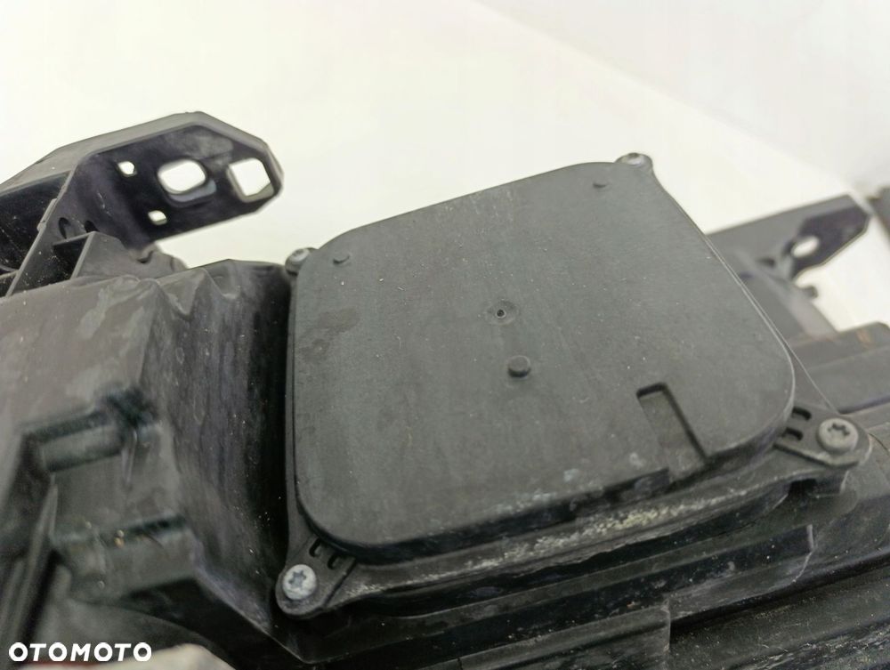 mercedes w246 prawa przednia lampa kompletna a2468207461 - 8