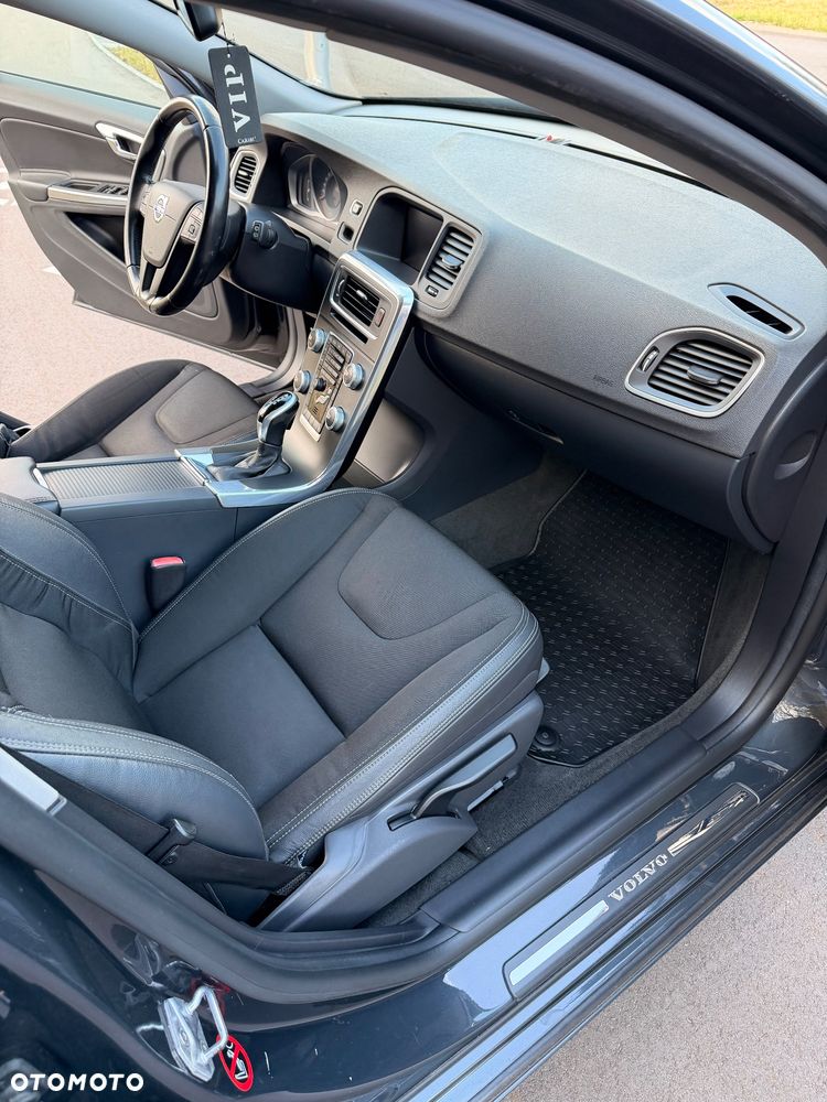 Volvo V60 D2 Geartronic Powershift Summum - 9