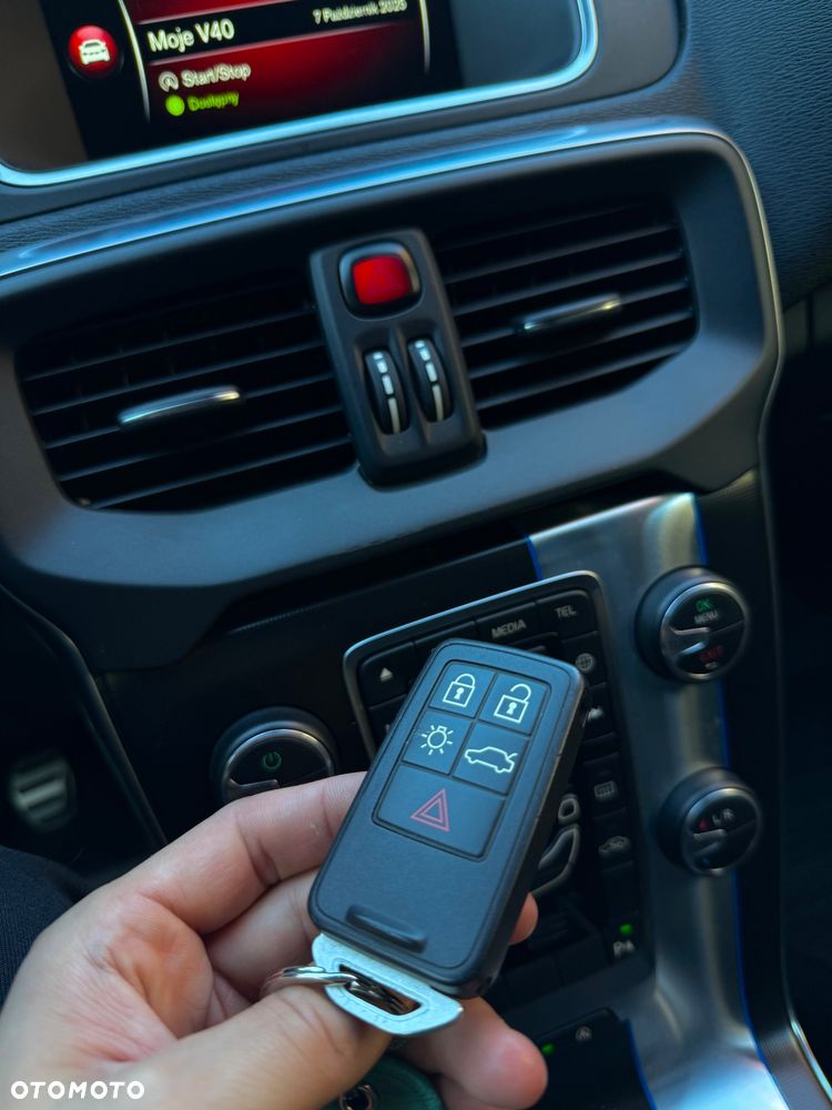 Volvo V40 D3 Momentum - 27