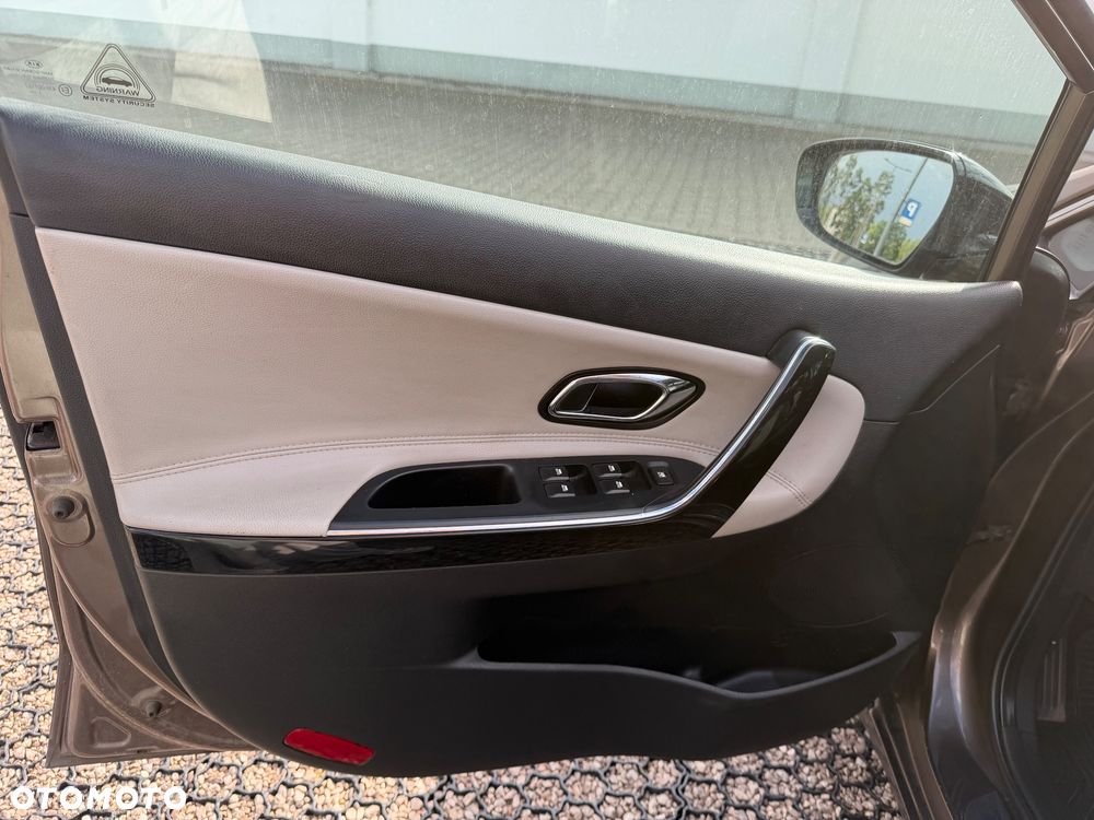 Kia Ceed - 12