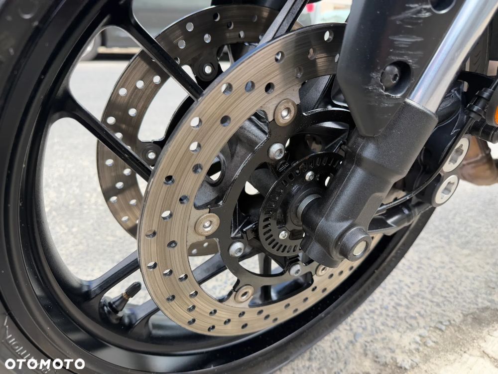 Yamaha MT - 22