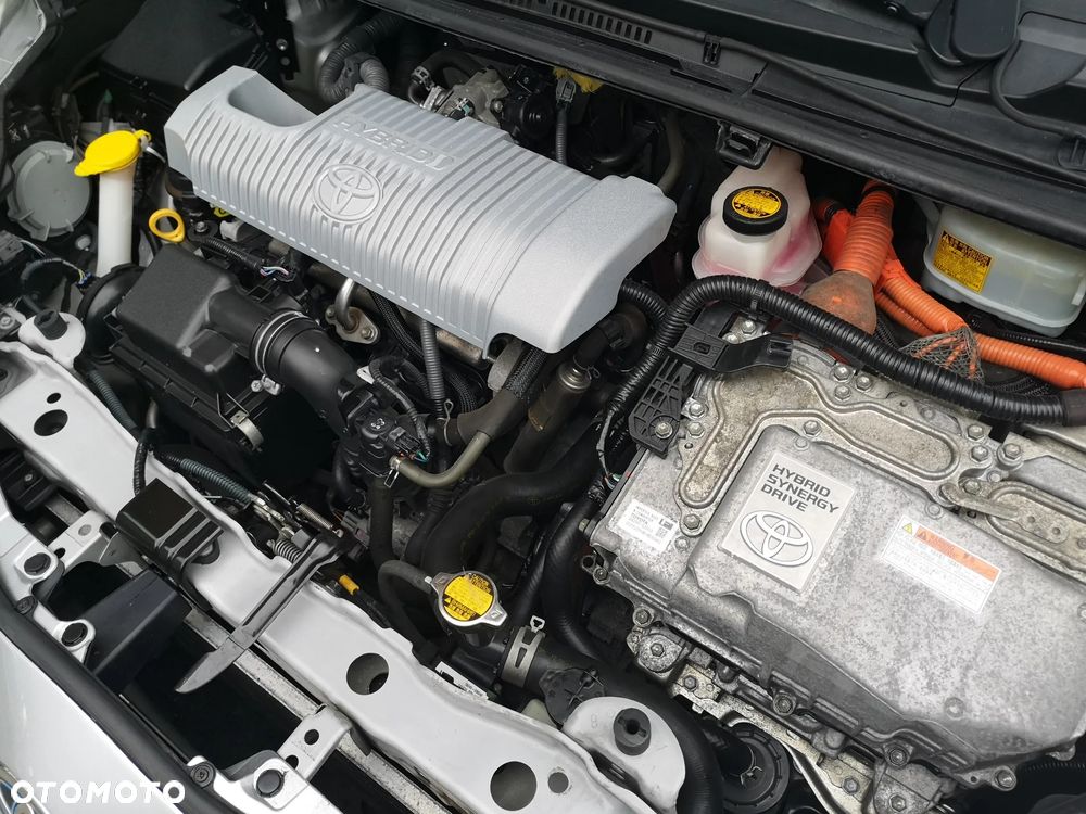 Toyota Yaris Hybrid 100 Premium - 33