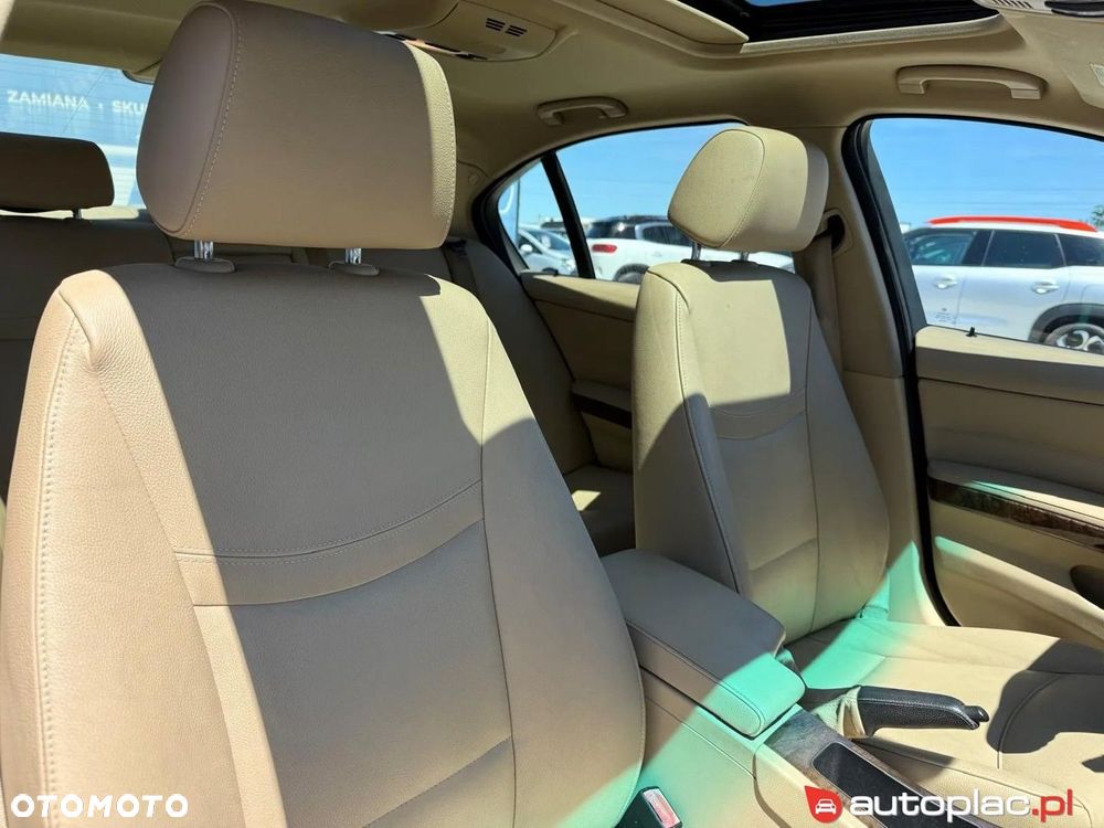 BMW Seria 3 328i - 23