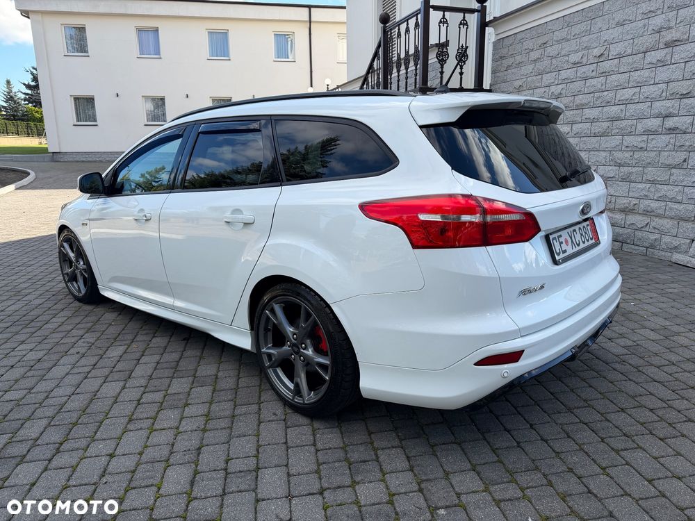 Ford Focus 1.5 EcoBoost ST-Line - 14