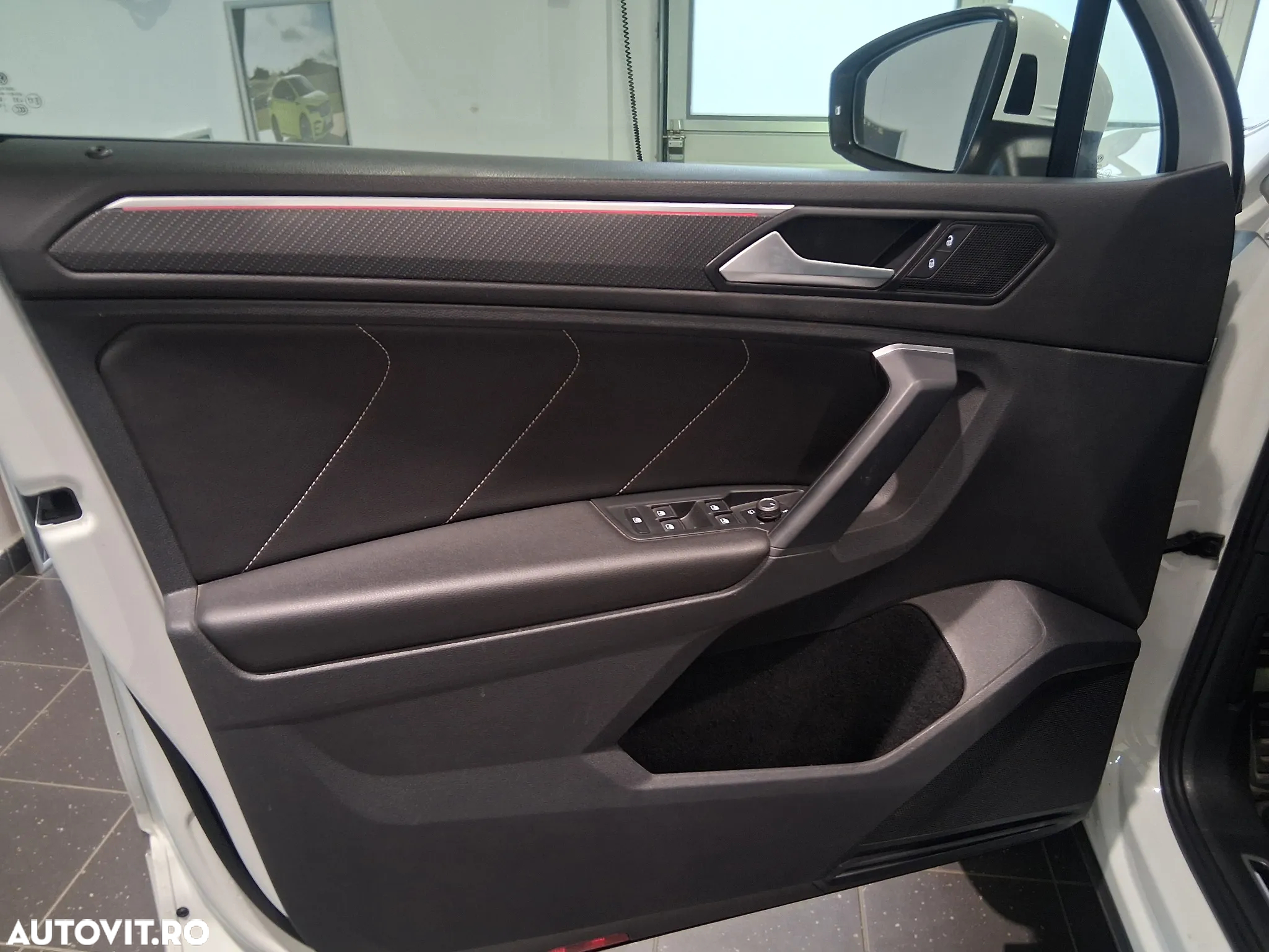 Volkswagen Tiguan 2.0 TDI SCR DSG 4Motion R-Line - 12