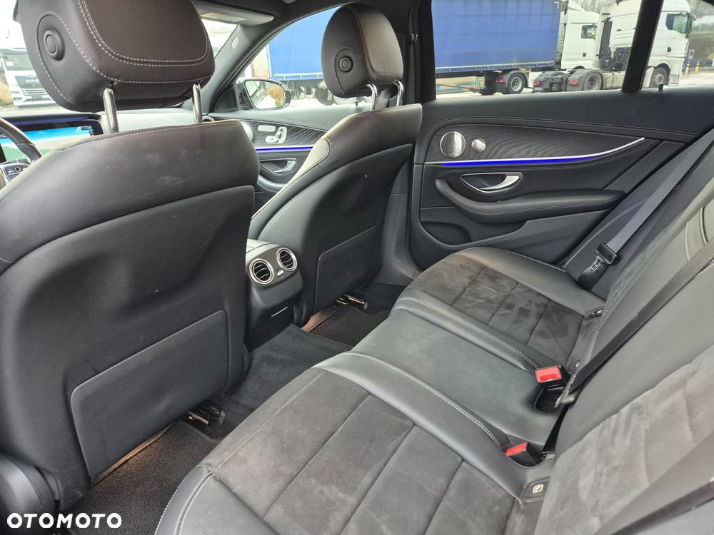 Mercedes-Benz Klasa E 220 d 4-Matic Avantgarde - 22