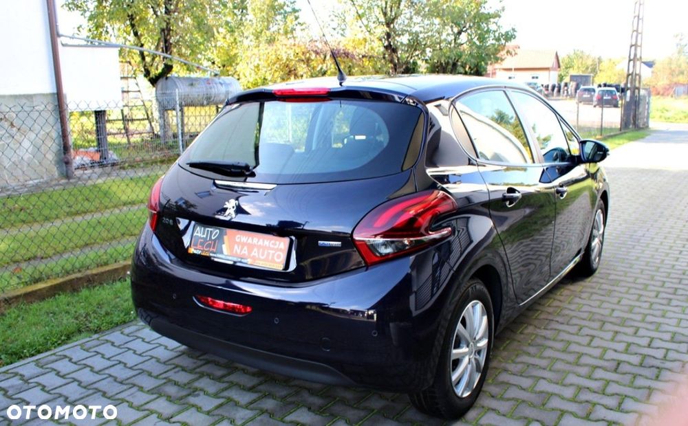 Peugeot 208 - 5