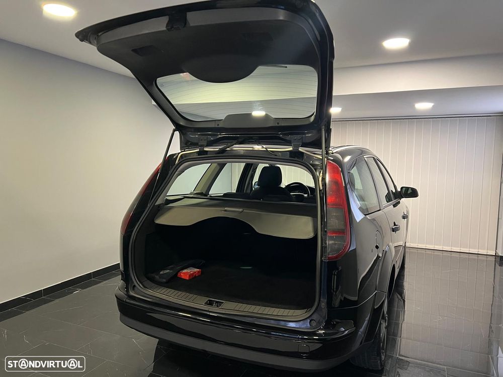 Ford Focus SW 1.6 TDCi Connec. - 18