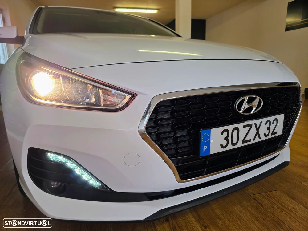 Hyundai i30 1.6 CRDI STyle+Navi - 18