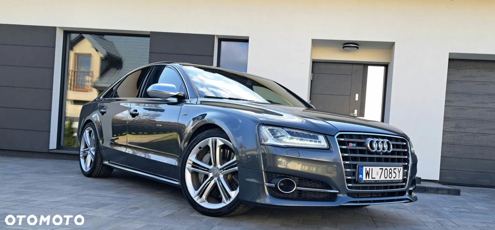 Audi S8 - 2