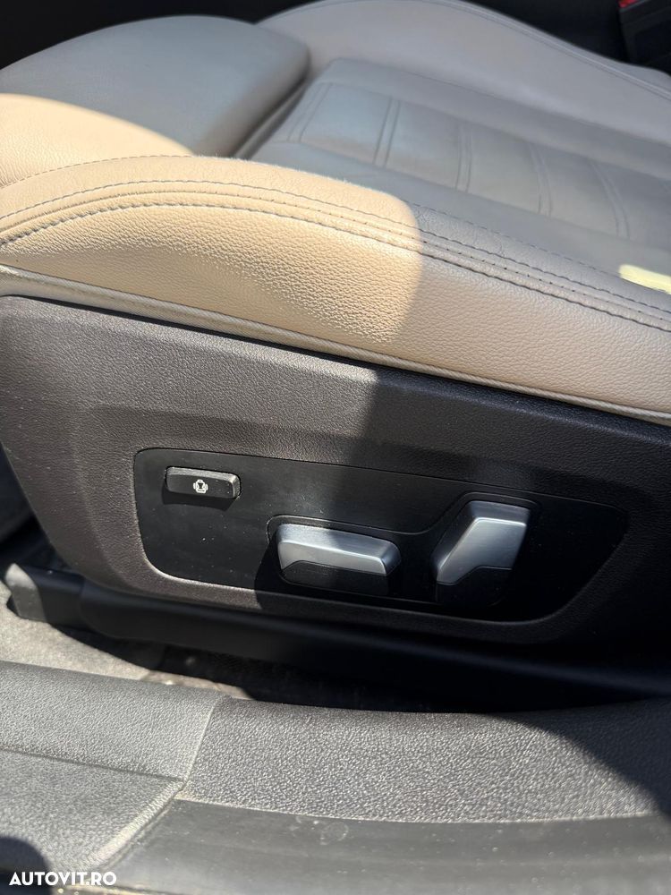 BMW Seria 3 330i AT M Sport - 22