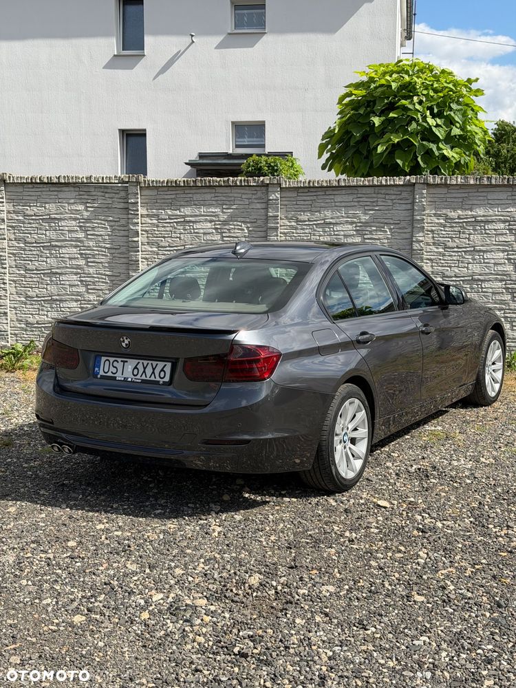 BMW Seria 3 320d - 8