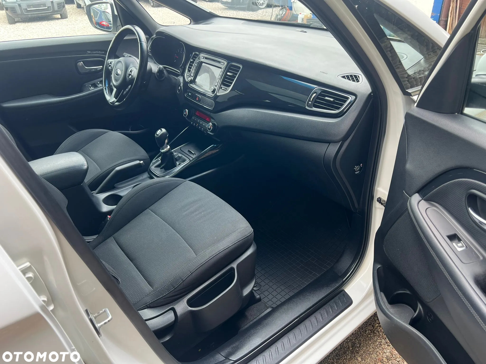 Kia Carens 1.7 CRDi XL 7os - 13
