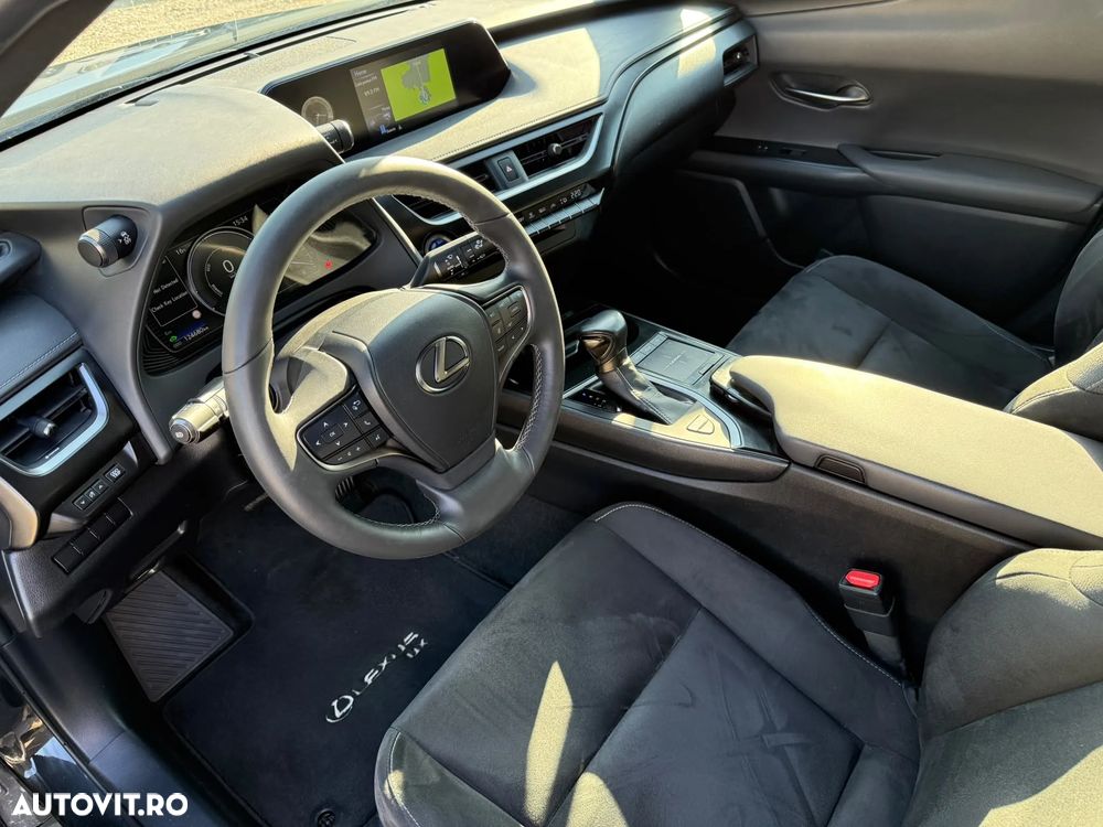 Lexus UX 300h Executive Line - 5
