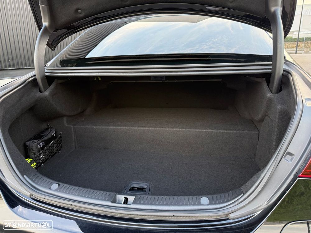 Mercedes-Benz E 300 de 9G-TRONIC AMG Line - 26