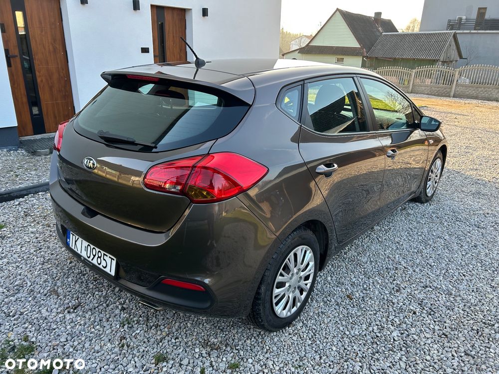 Kia Ceed - 12
