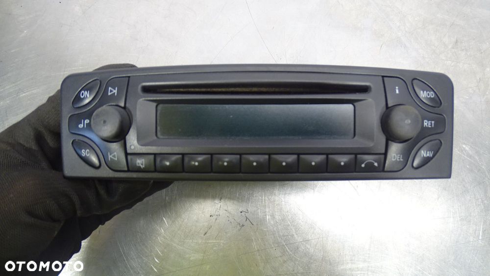 RADIO MERCEDES W203 C220 A2038204685 - 2