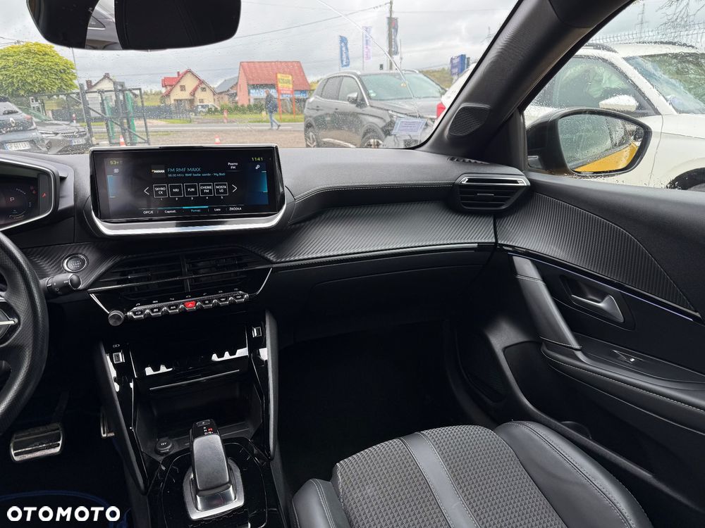 Peugeot 208 GT - 11