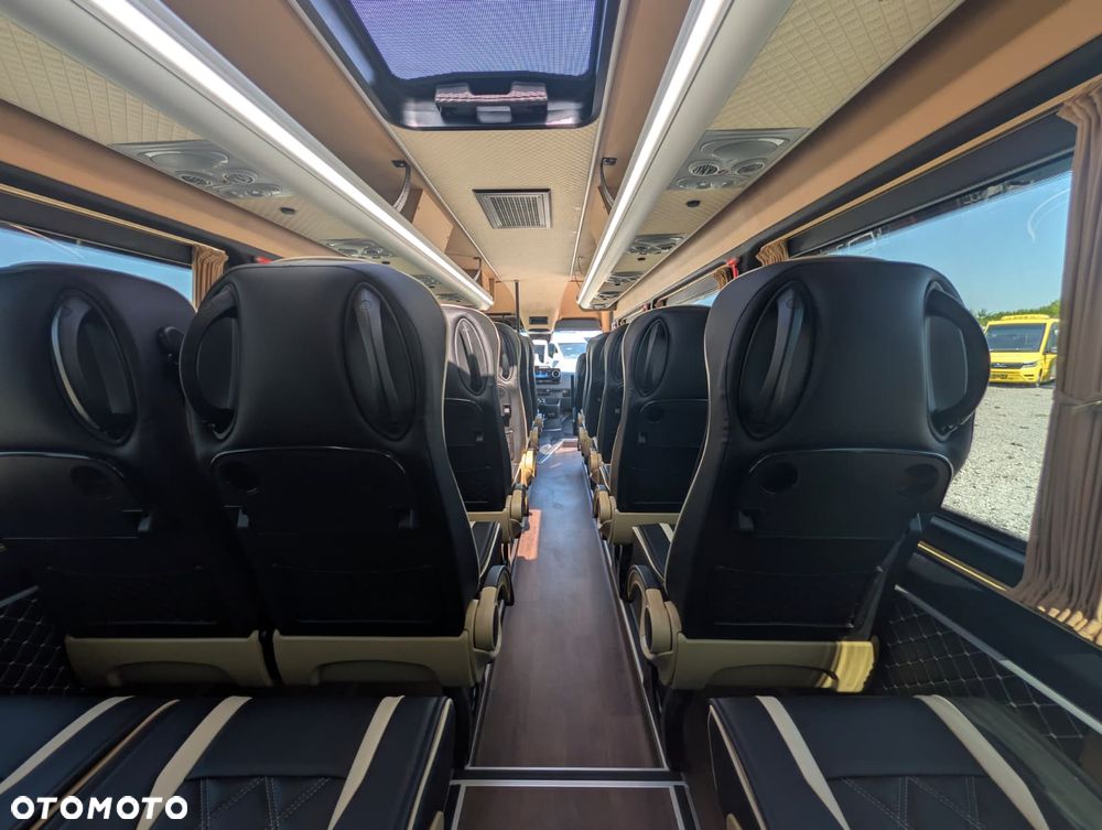 Mercedes-Benz Sprinter 519 - 30