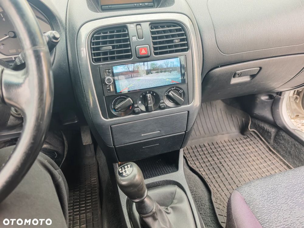 Mitsubishi Carisma 1.6 Classic - 28