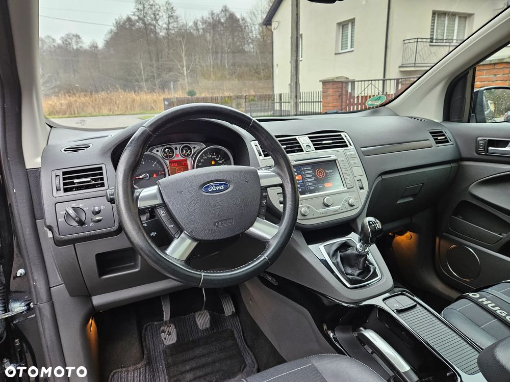 Ford Kuga 2.0 TDCi 4x4 Titanium - 26