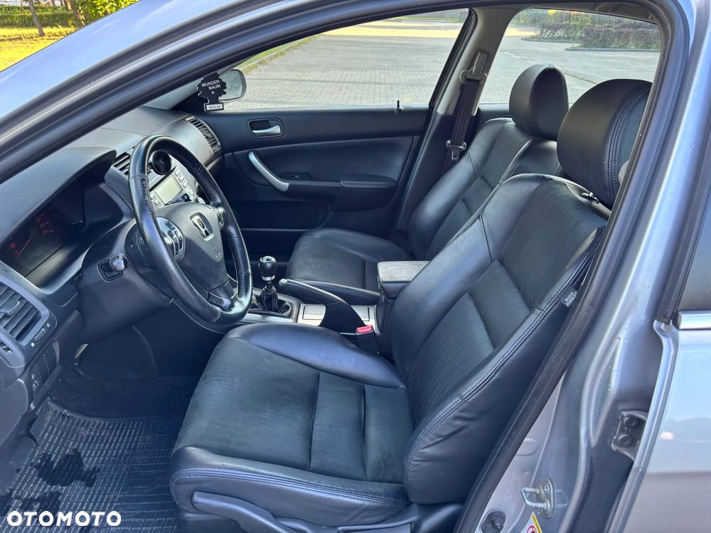 Honda Accord 2.0 Sport - 10