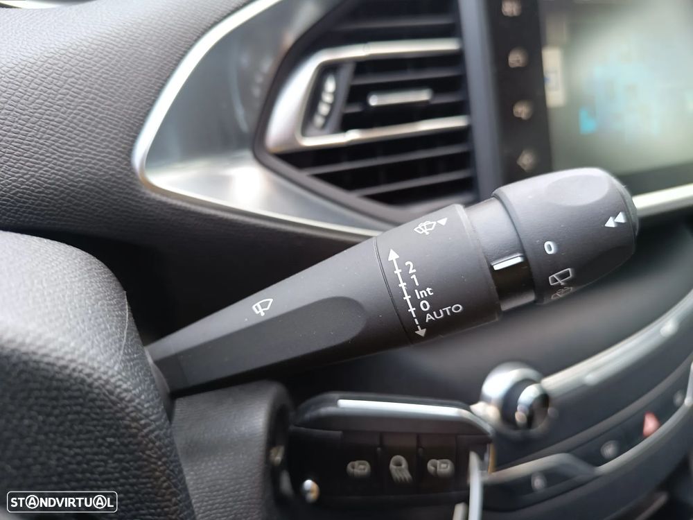 Peugeot 308 1.6 BlueHDi Style - 18