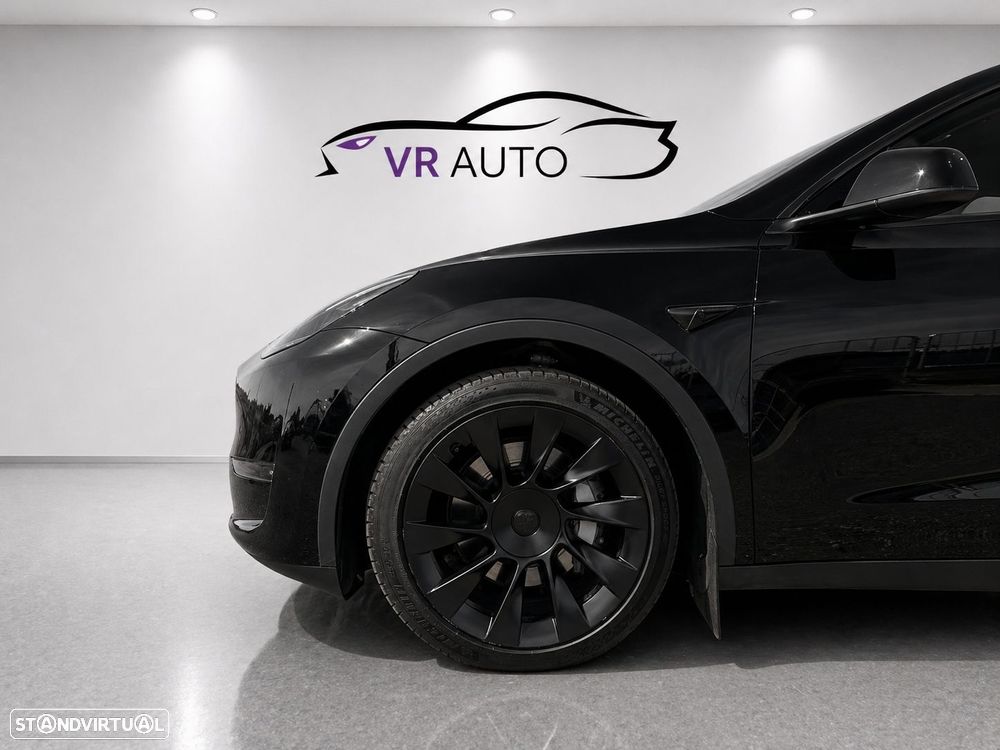 Tesla Model Y Long Range Dual Motor AWD - 3