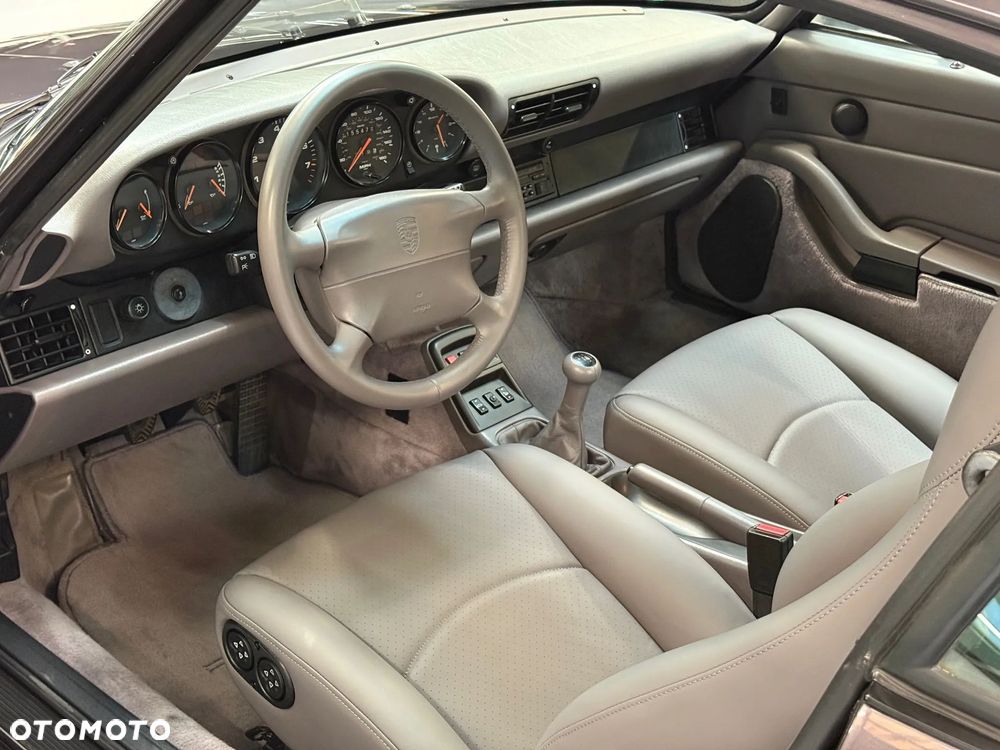 Porsche 911 Carrera - 10