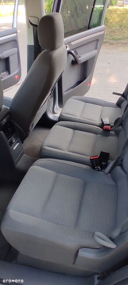 Volkswagen Touran 1.6 - 5