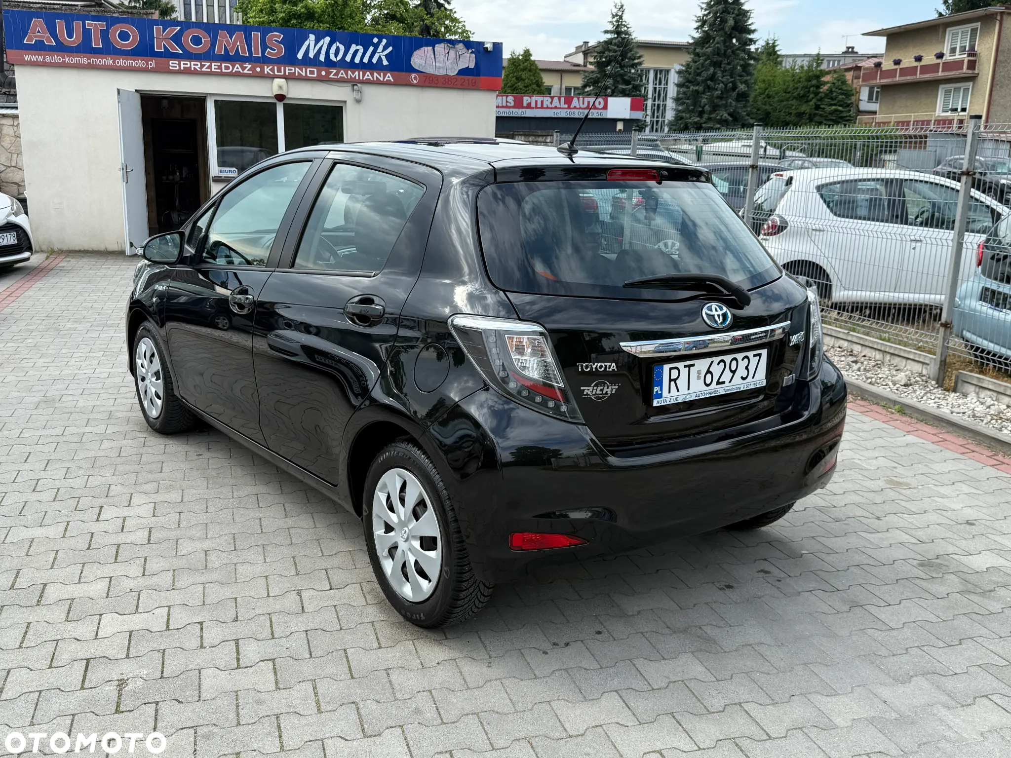 Toyota Yaris Hybrid 100 Dynamic - 15