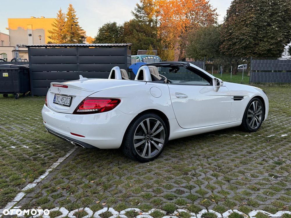 Mercedes-Benz SLC - 9