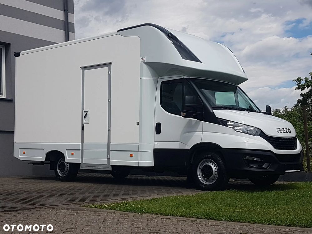Iveco DAILY KONTENER NISKOPODŁOGOWY 4,43x2,23x2,42 SKLEP FOODTRUCK BAR KLIMA KONIOWÓZ KAMPER - 30