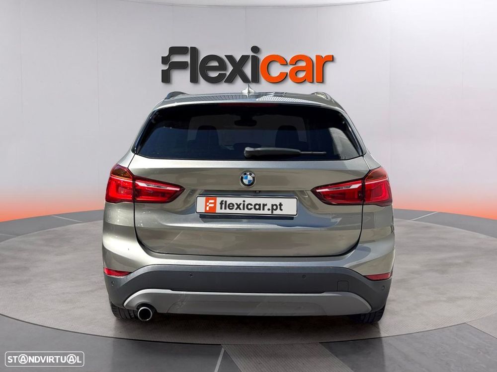 BMW X1 16 d sDrive Line Sport - 8