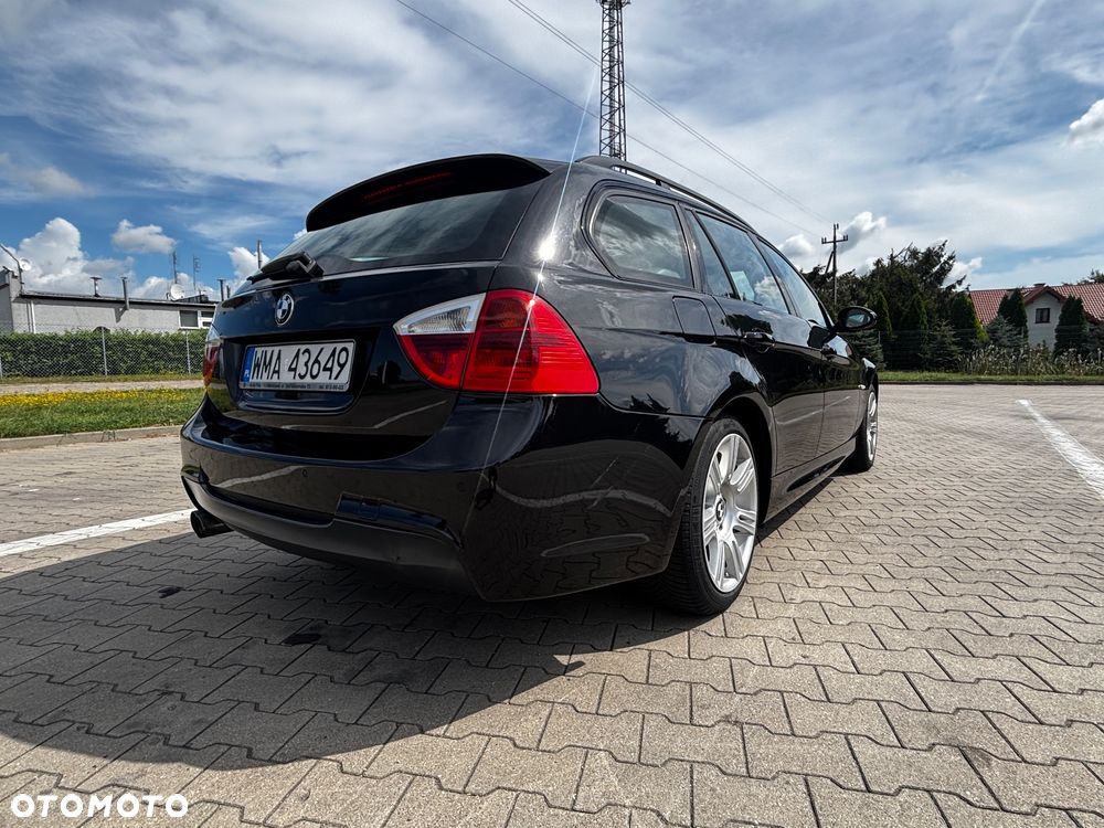 BMW Seria 3 330xi Touring - 10